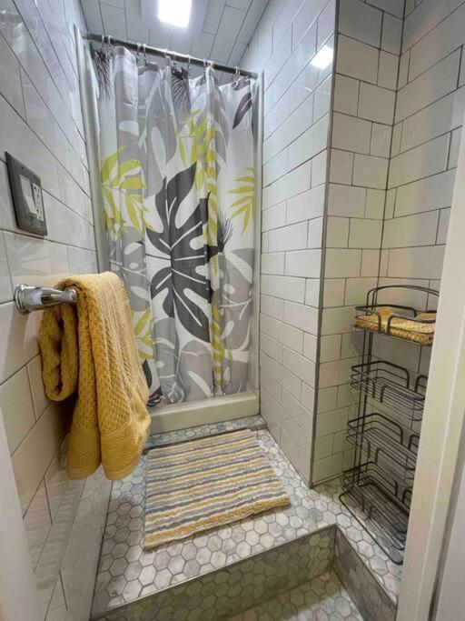 Modern Rental Brooklyn'S Hidden Gem New York Exteriör bild